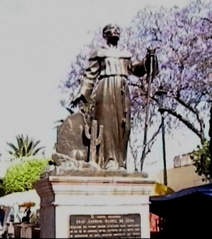 Monumento en honor del fraile Antonio Margil de Jesús