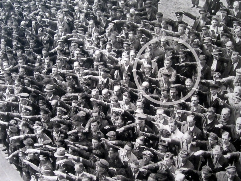 7 secretos perturbadores de la II Guerra Mundial: el expediente fuera del manual 7 August Landmesser e Irma Eckler; el expediente del hombre que se negó al saludo nazi