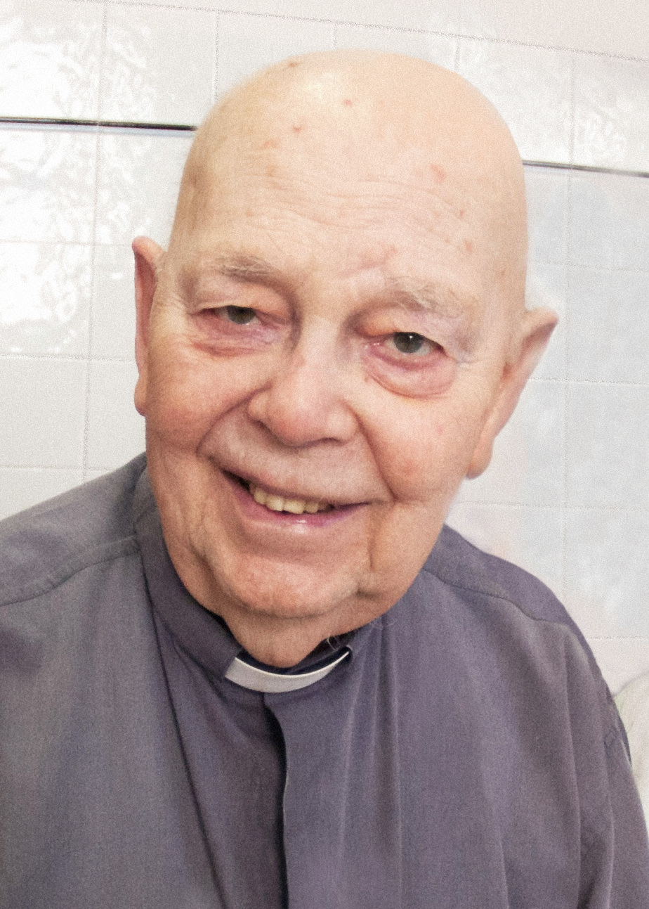 Posesión demoníaca: síntomas que mira la Iglesia hoy 3 Padre Gabriele Amorth, exorcista romano conocido por insistir en el discernimiento médico-pastoral