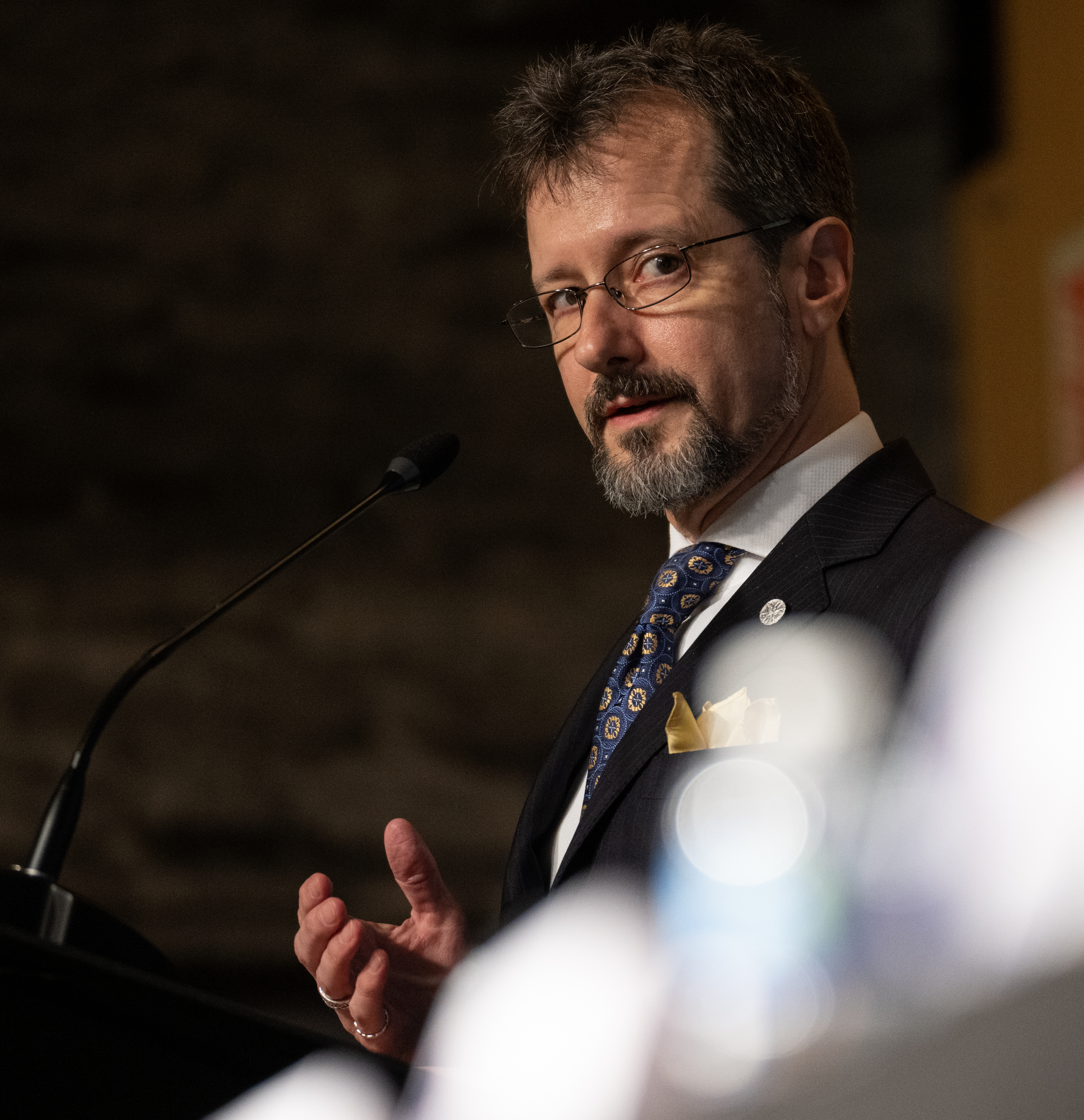 Sean Kirkpatrick, entonces director de AARO, en la reunión UAP de la NASA en 2023