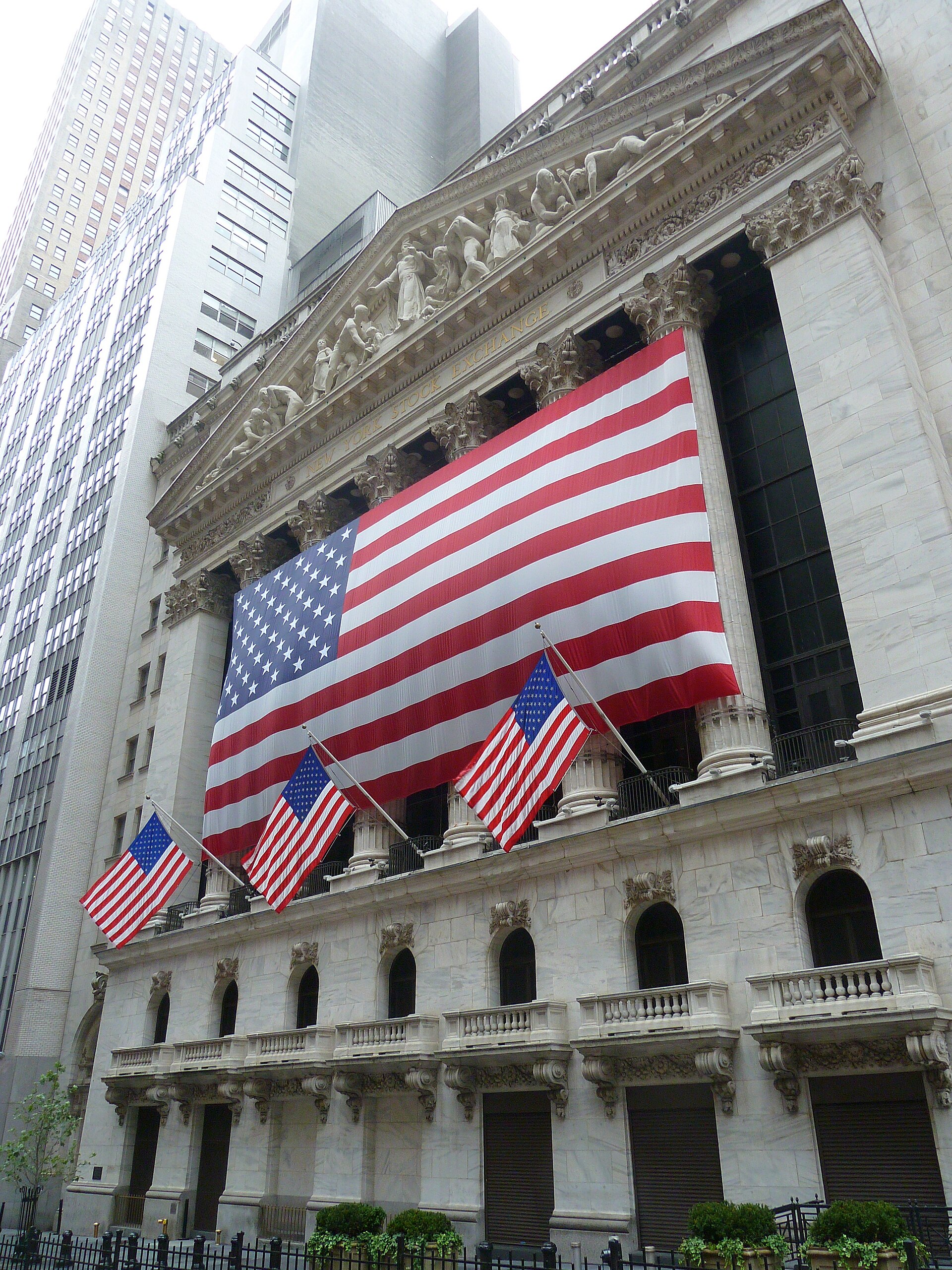 Fachada del New York Stock Exchange en Wall Street, Nueva York