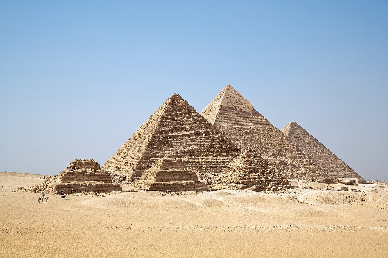 Pirámides de Giza y el misterio del Tarot egipcio