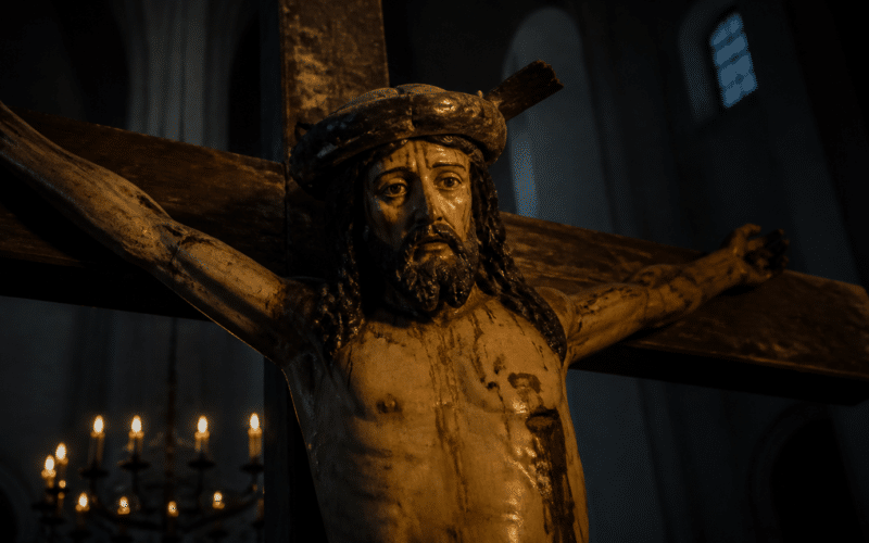Un Cristo que abre los ojos captado en vídeo paranormal